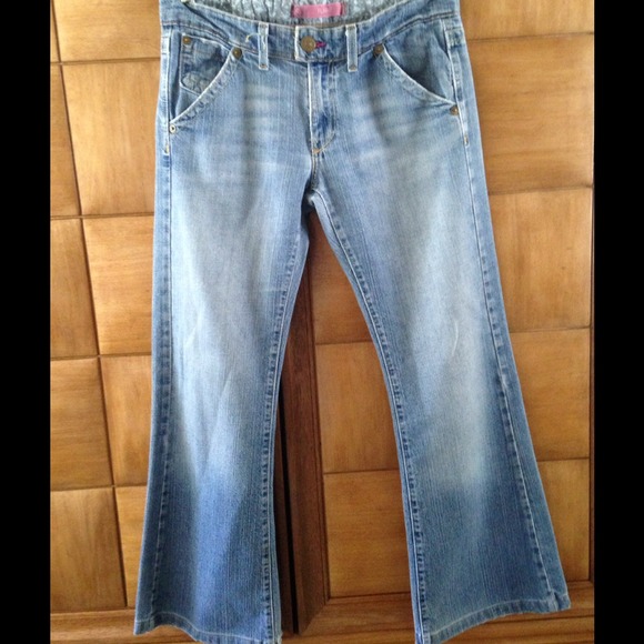 Levi's pants😍