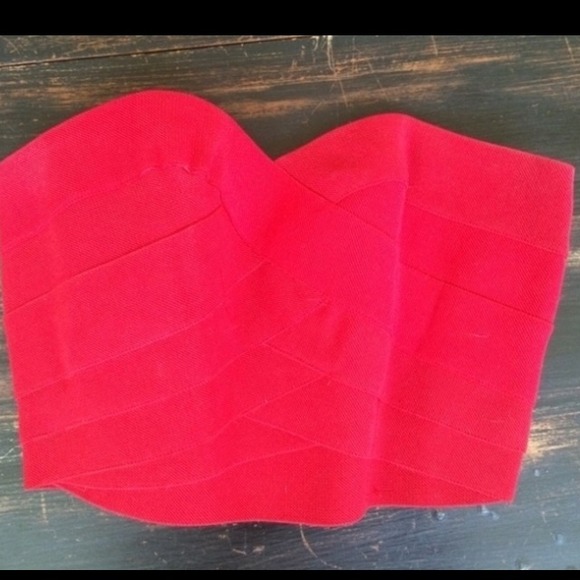 Red bandage crop top 💄