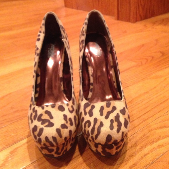 Cheetah print pumps