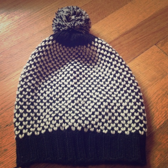 B&W heart beanie