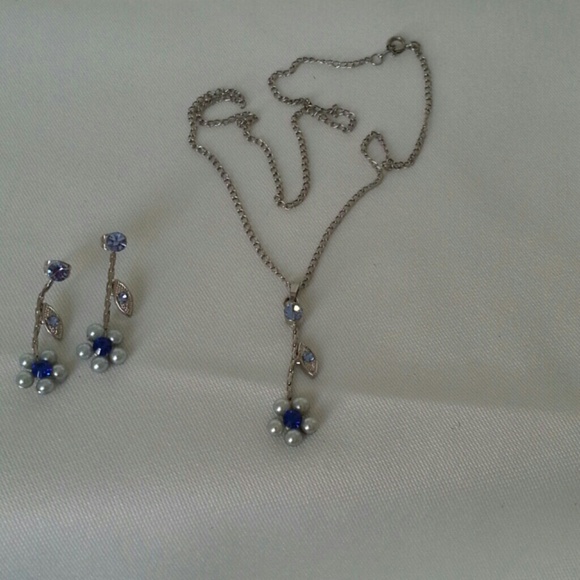 Necklace & Earring Set - Picture 1 of 1