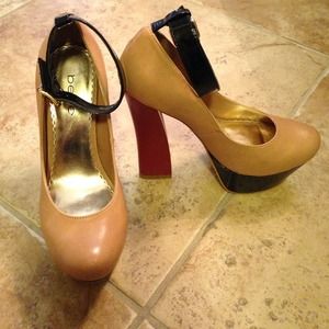 Bebe 60s Inspired Platform Heels