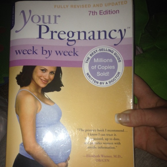 Other - ✨ 7th edition pregnancy book ✨ perfect condition