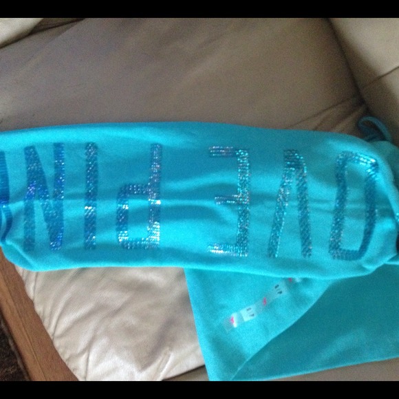 π«SOLDπ«Victoria secret set - Picture 3 of 3