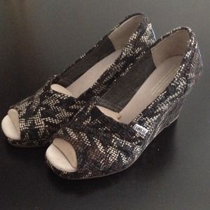 Toms Wedges (Tweed material)