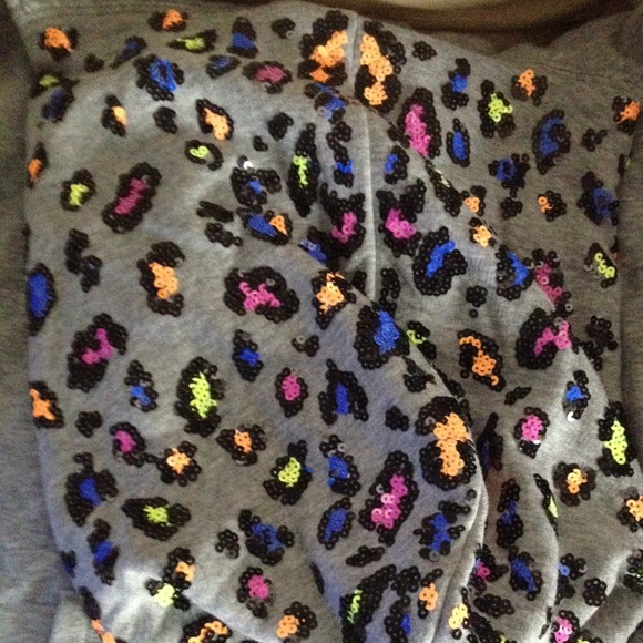 🚫gifted to friend🚫  Hard to find hoodie - Picture 2 of 4