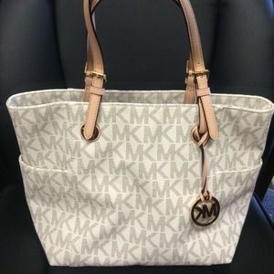 MICHAEL Michael Kors Jet Set Logo Item Tote