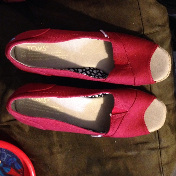 Red wedges