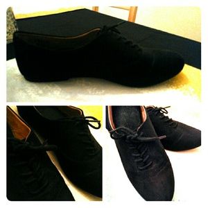 REDUCED PRICE! 🙋Black Aldo Faux Suede Oxfords