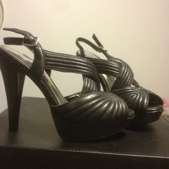 Chinese Laundry Blake Black Quilted Platform sz 8