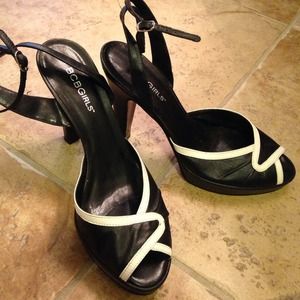 Vintage Inspired Black and White Heels