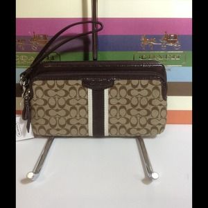 <SOLD> Coach Sig Stripe double zip wallet