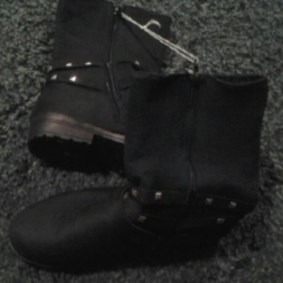 Shoes Women New Black Low Cut Zipper Boots Poshmark