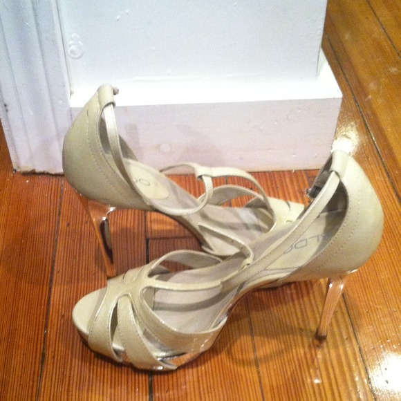 ⬇️REDUCED⬇️The Perfect T-Strap - Picture 4 of 4