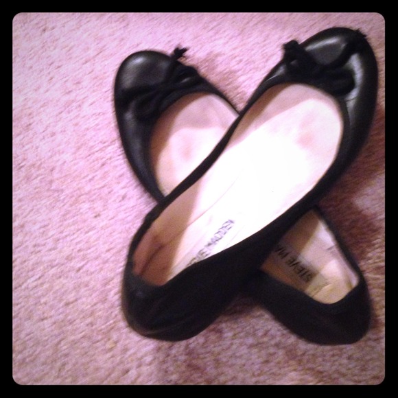 Steve Madden Shoes - Precious madden black flats!