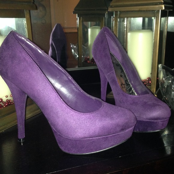 Only worn once! Beautiful stilettos!