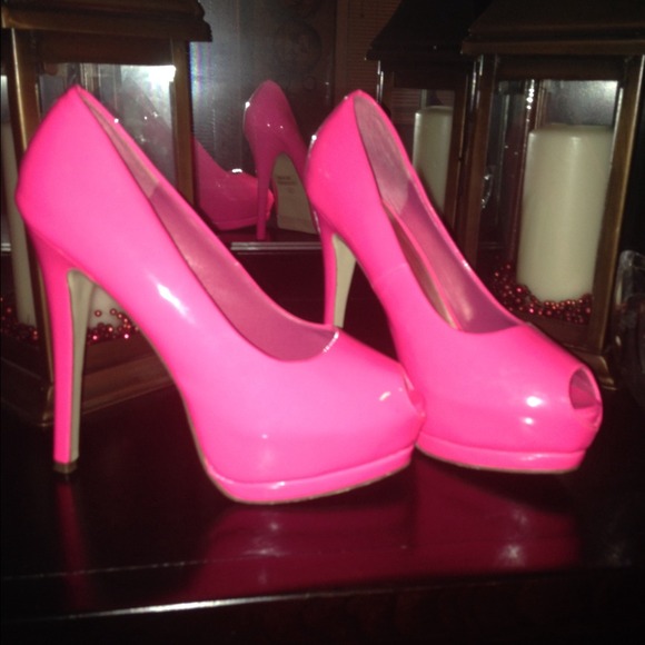 Beautiful hot pink stilettos!