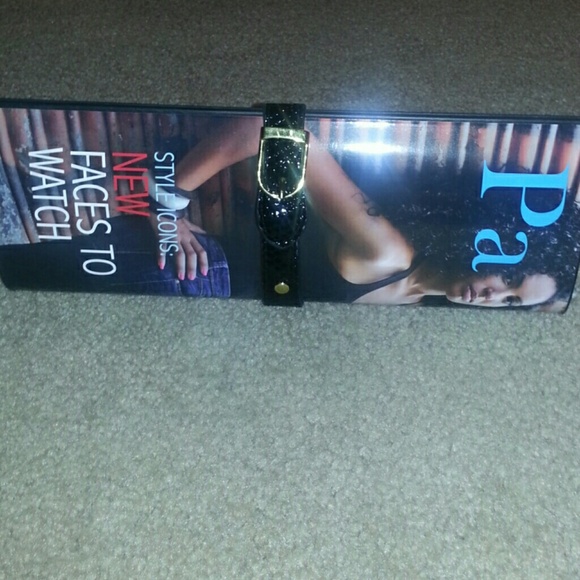 Magazine Clutch Purse - Picture 2 of 4