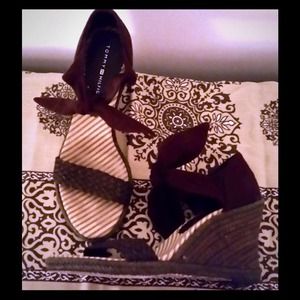 Brown tie up "TOMMY WEDGE"