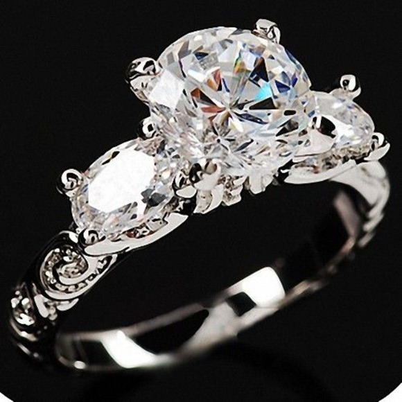 White gold-plated ring and pandora-like bracelet
