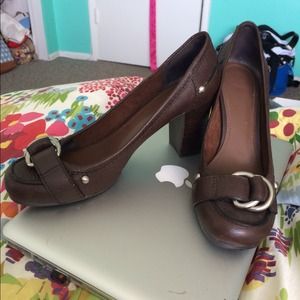 Nine West Brown Leather Buckle Pumps Size 10