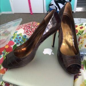 Enzo Angiolini Brown Embossed Peep toe pumps