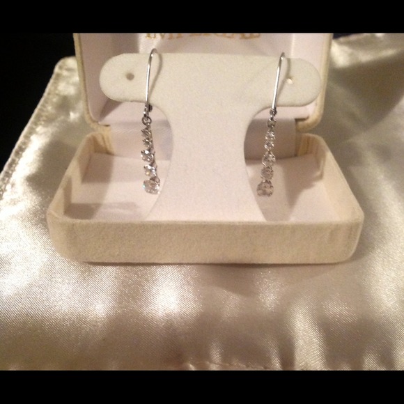 10K white Gold Earrings