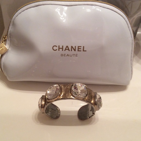 Authentic Kenneth Jay Lane Gold Hinge Bracelet - Picture 2 of 4