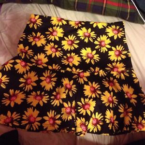 Daisy skater skirt