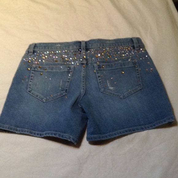 Two by VINCE Camuto jeans cuffed studded denim - Picture 4 of 4