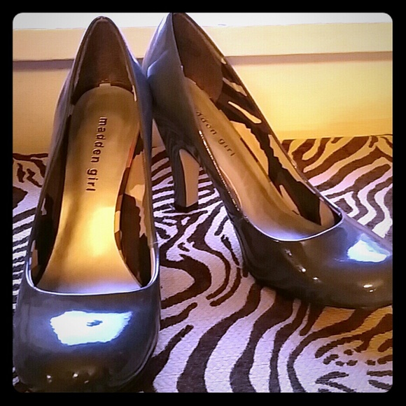 *REDUCED* Madden Girl Gray patent heel