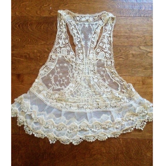 🚫SOLD🚫Crochet lace top - Picture 2 of 2