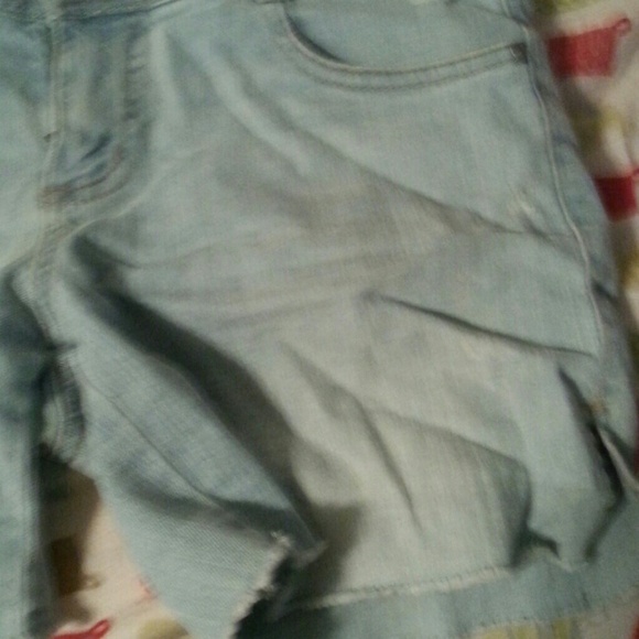 Shorts - Picture 3 of 3