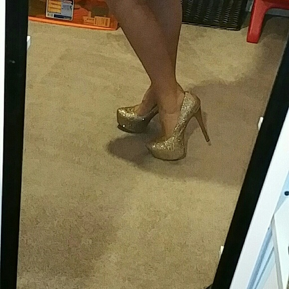 Sparkly pink heels - Picture 2 of 6