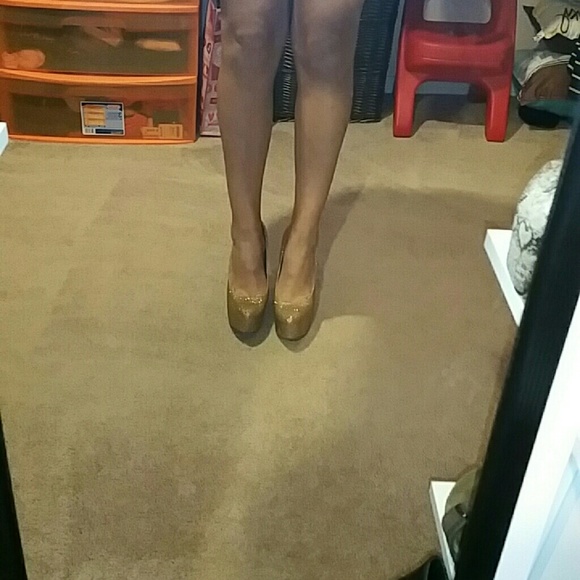 Sparkly pink heels - Picture 3 of 6