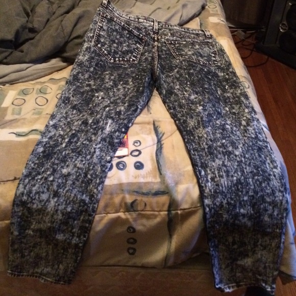 👖SOLD👖SUPER CUTE JEANS... Only worn once - Picture 4 of 4