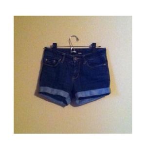 *SOLD ON VINTED* BDG cuffed shorts.