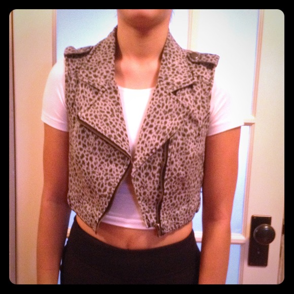 Leopard Print Denim Vest⚡️NWOT⚡️