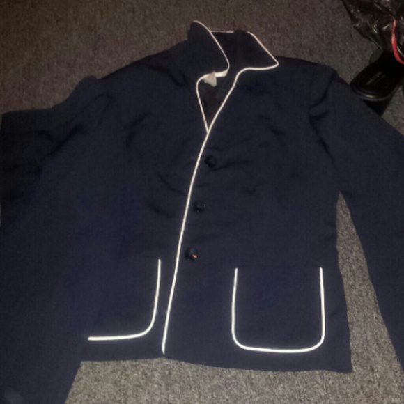 Two piece suit - Picture 2 of 2