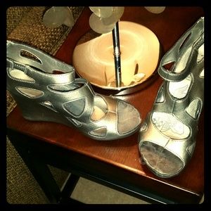 SUMMER TIME. Unlisted Metallic Wedge