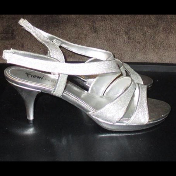 Silver low heeled scrappy sandals!