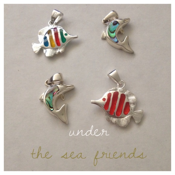 🔴SOLD🔴4 sterling silver hawaiian pendants