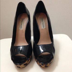Steve Madden peep toe pumps