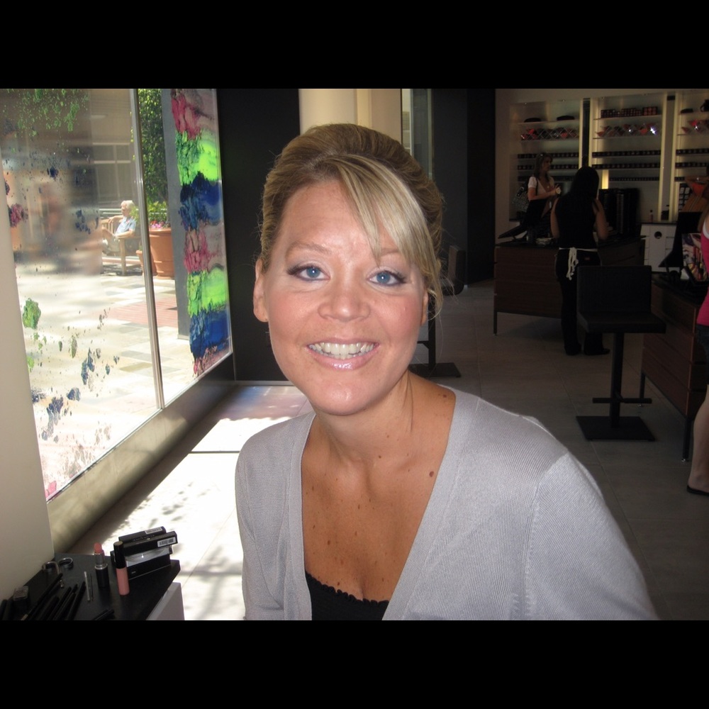 Posh Ambassador 🛍Buyer, Seller, & Stylist