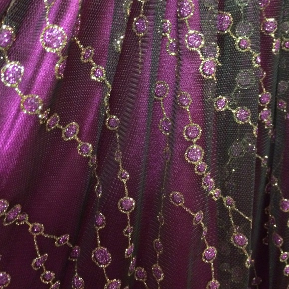 Dress - Picture 2 of 4