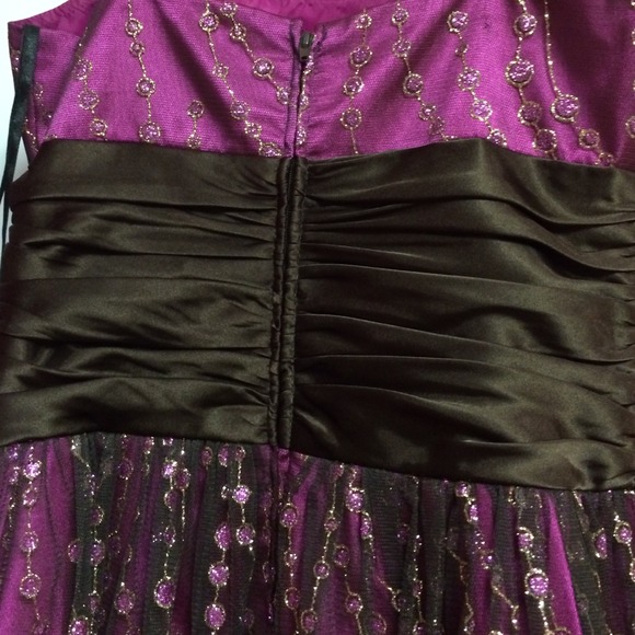 Dress - Picture 3 of 4