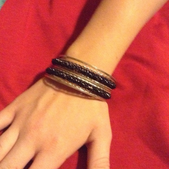 Bracelets - Picture 3 of 4