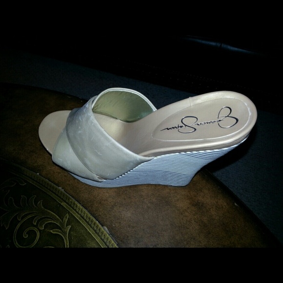 Jessica Simpson Wedges