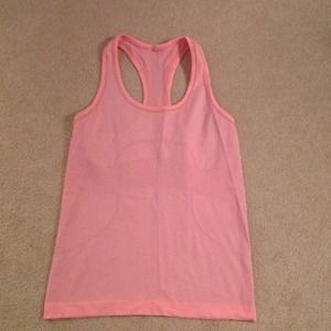 Light pink lululemon running tank
