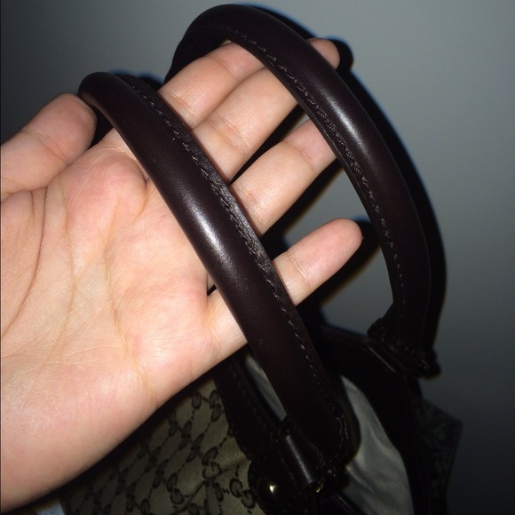 SOLD! Authentic Burberry handbag - Picture 2 of 4